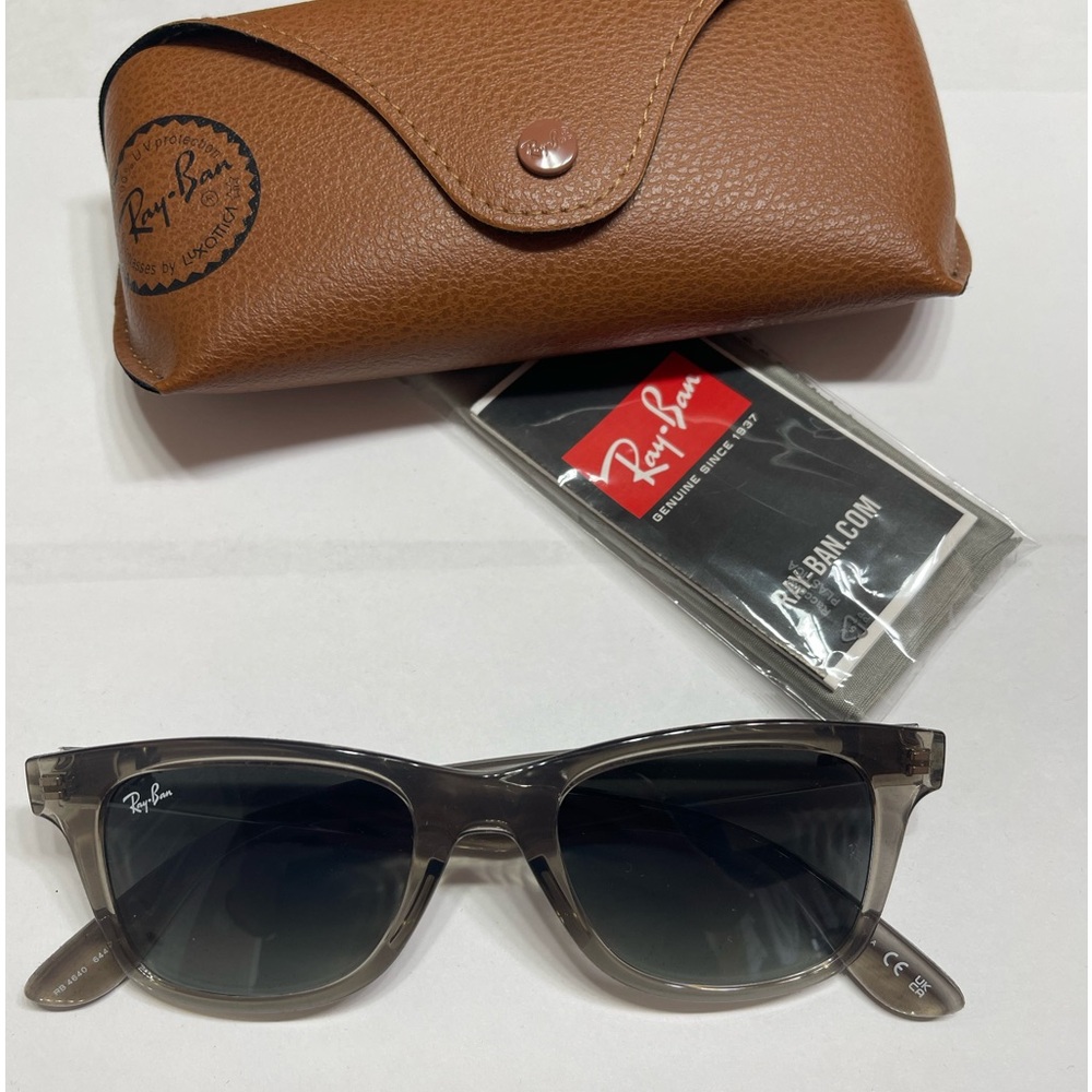 Brand New Ray-Ban Sunglasses.